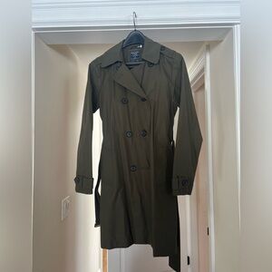 Abercrombie and Fitch green trench coat. Water and wind resistant